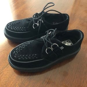 Viva low t.u.k creepers